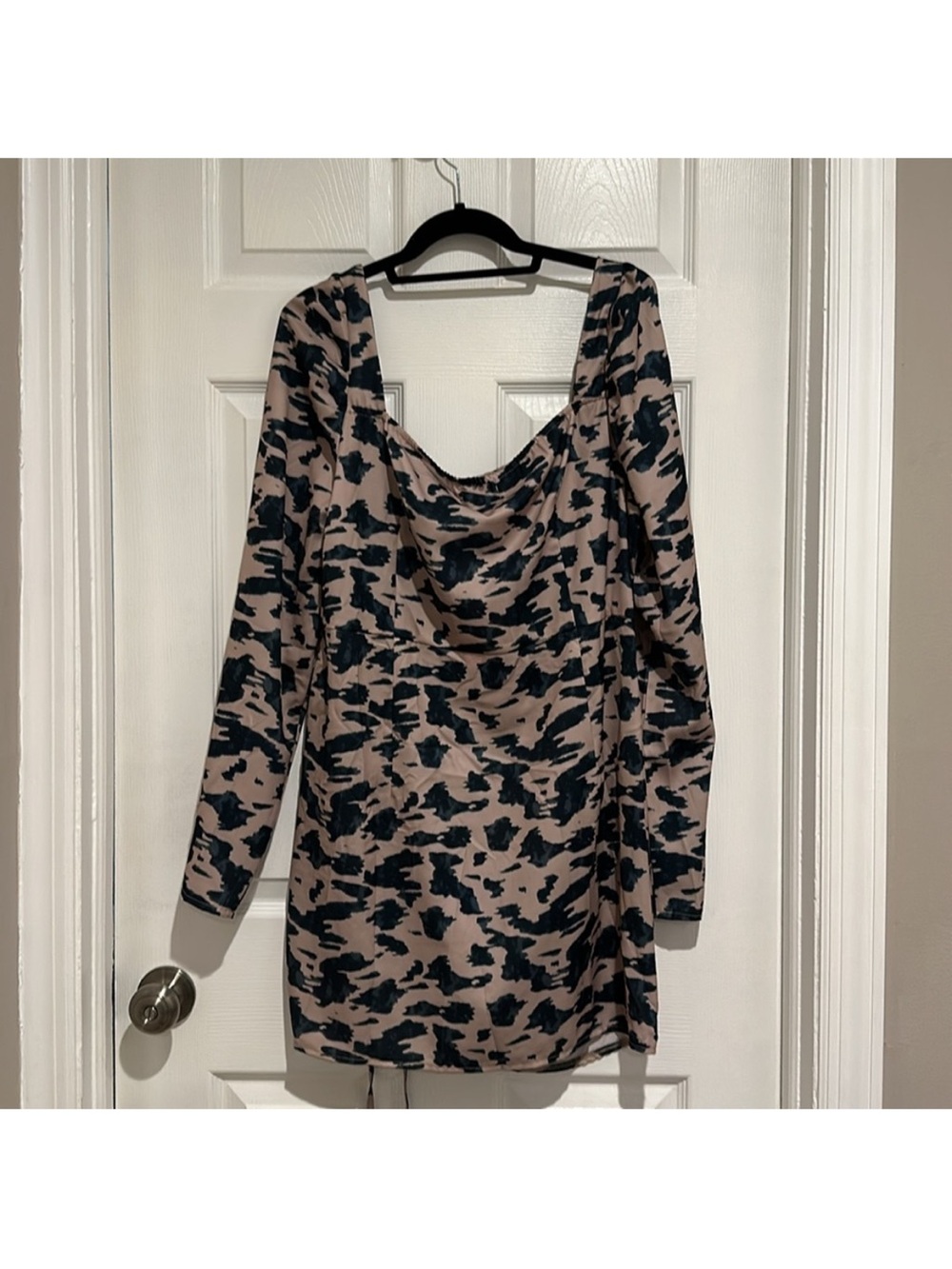 PrettyLittleThing Stone Marble Print Ruched Front Mini Dress size 16 - Picture 3 of 7